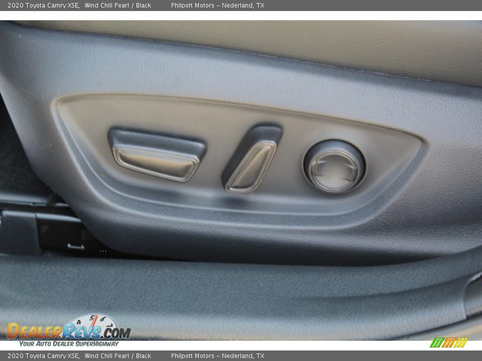 2020 Toyota Camry XSE Wind Chill Pearl / Black Photo #11