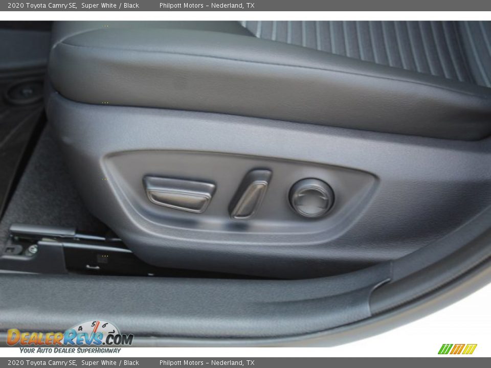2020 Toyota Camry SE Super White / Black Photo #11