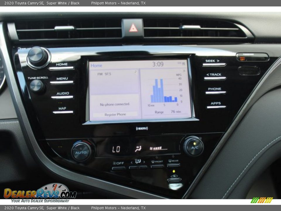 2020 Toyota Camry SE Super White / Black Photo #17