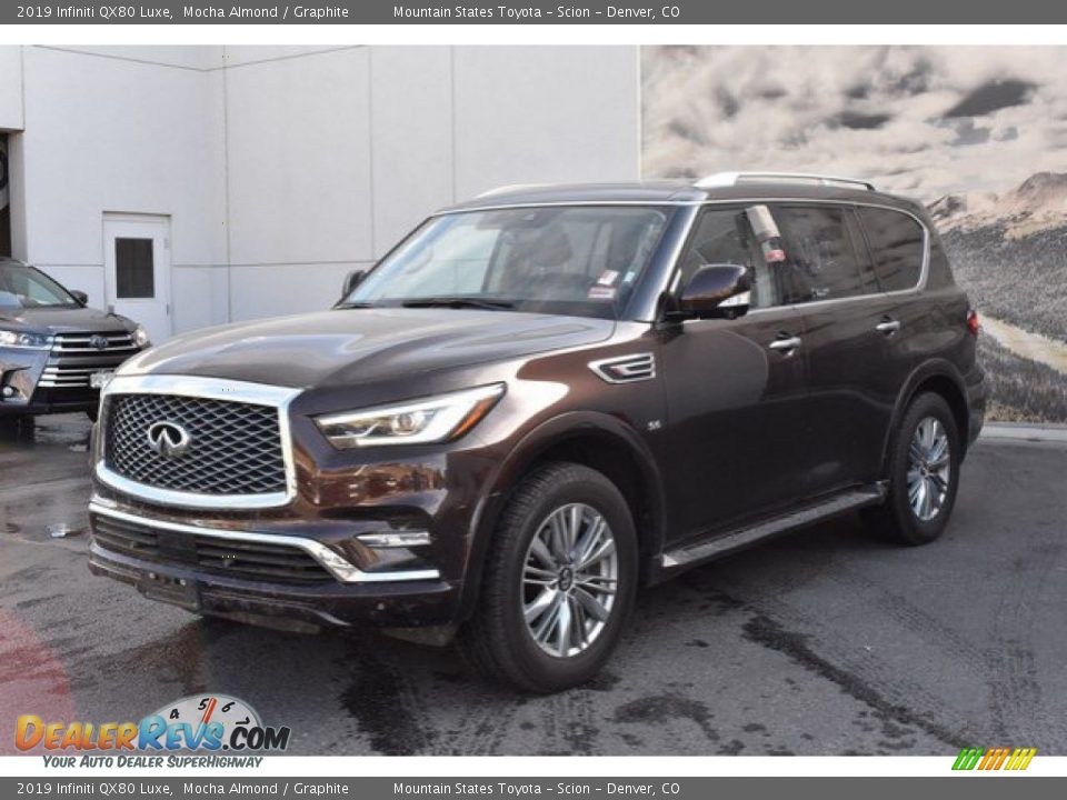 Front 3/4 View of 2019 Infiniti QX80 Luxe Photo #2