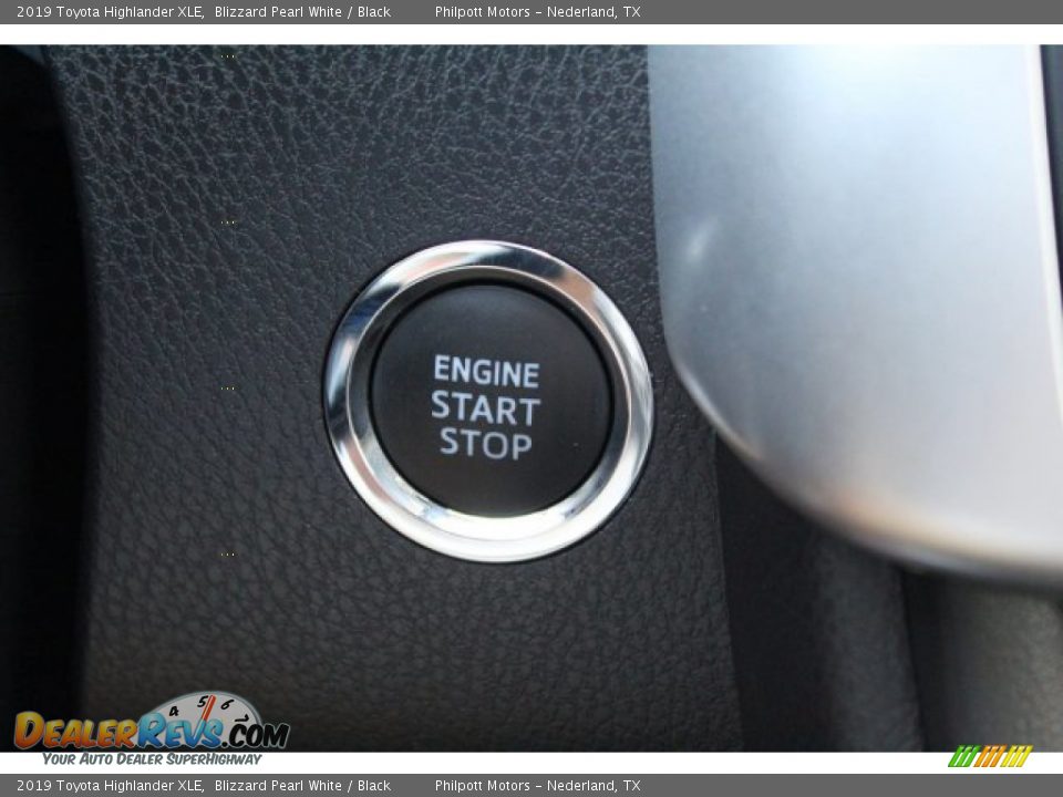 2019 Toyota Highlander XLE Blizzard Pearl White / Black Photo #18