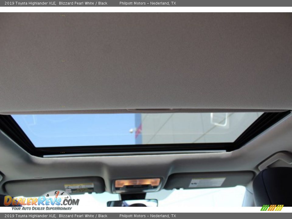 2019 Toyota Highlander XLE Blizzard Pearl White / Black Photo #24
