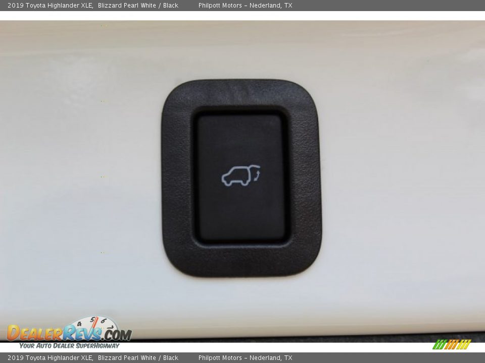 2019 Toyota Highlander XLE Blizzard Pearl White / Black Photo #26