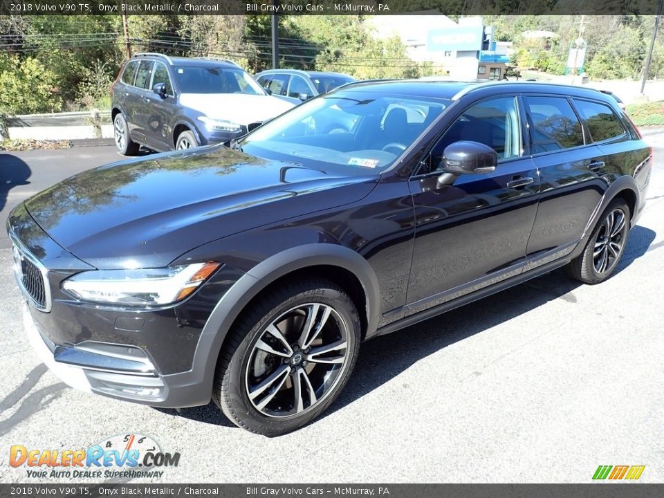 Front 3/4 View of 2018 Volvo V90 T5 Photo #8
