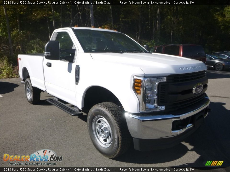 2019 Ford F250 Super Duty XL Regular Cab 4x4 Oxford White / Earth Gray Photo #3