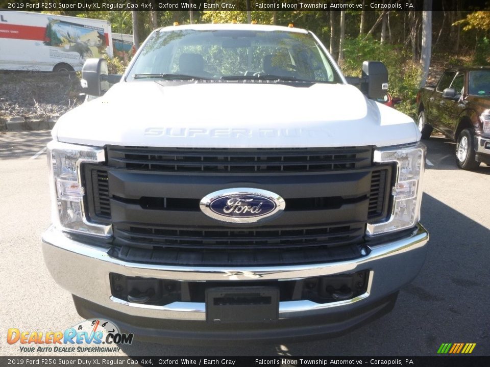 2019 Ford F250 Super Duty XL Regular Cab 4x4 Oxford White / Earth Gray Photo #4