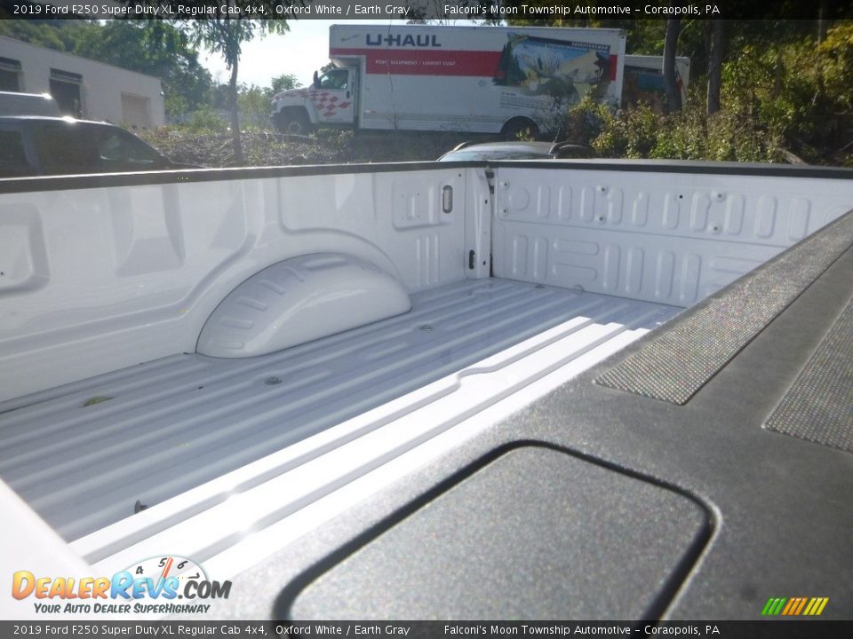 2019 Ford F250 Super Duty XL Regular Cab 4x4 Oxford White / Earth Gray Photo #6