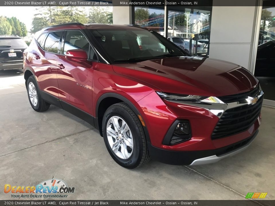 Front 3/4 View of 2020 Chevrolet Blazer LT AWD Photo #1