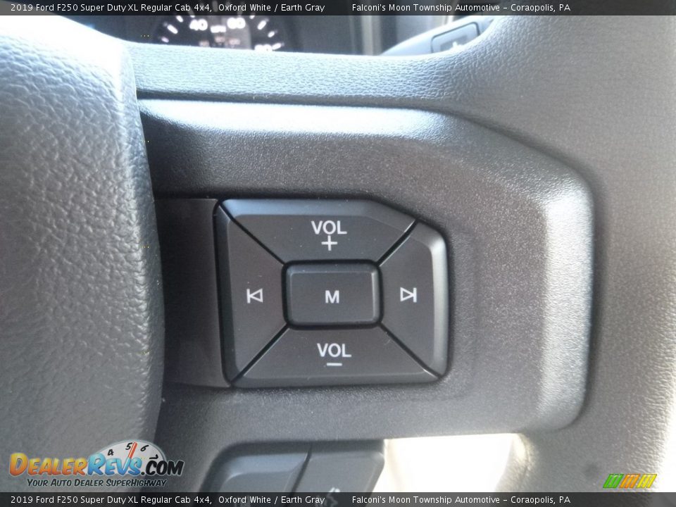 2019 Ford F250 Super Duty XL Regular Cab 4x4 Oxford White / Earth Gray Photo #14