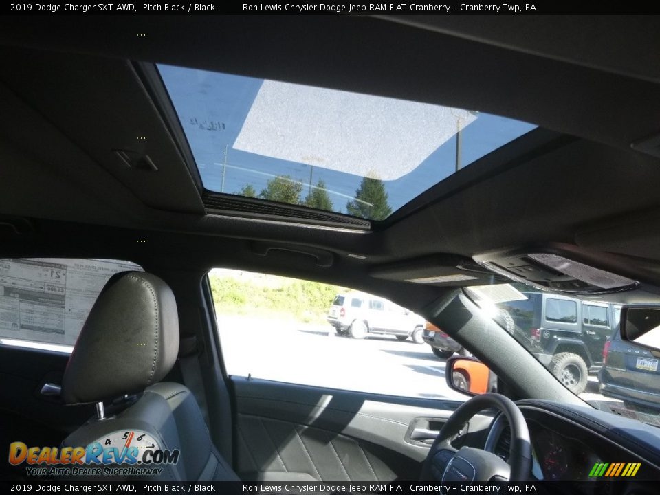 2019 Dodge Charger SXT AWD Pitch Black / Black Photo #12