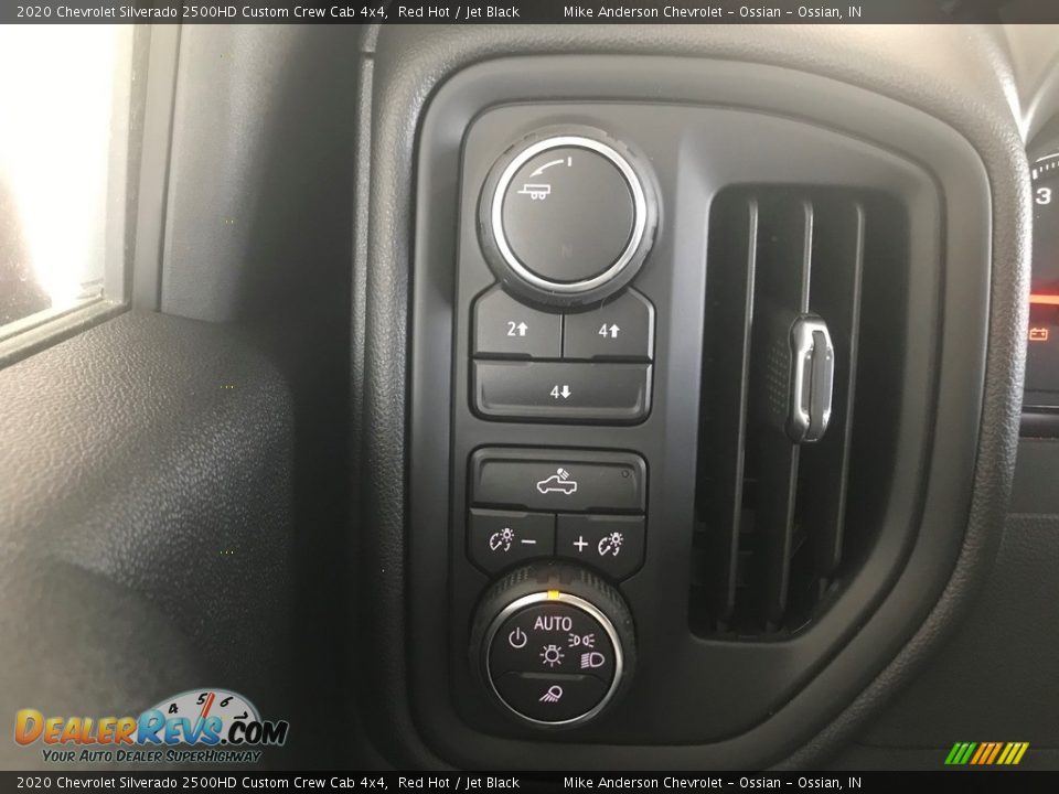 2020 Chevrolet Silverado 2500HD Custom Crew Cab 4x4 Red Hot / Jet Black Photo #17