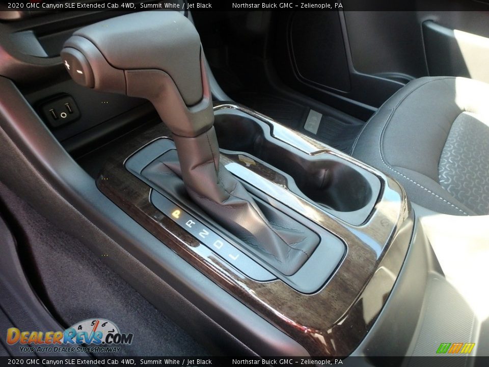 2020 GMC Canyon SLE Extended Cab 4WD Shifter Photo #12