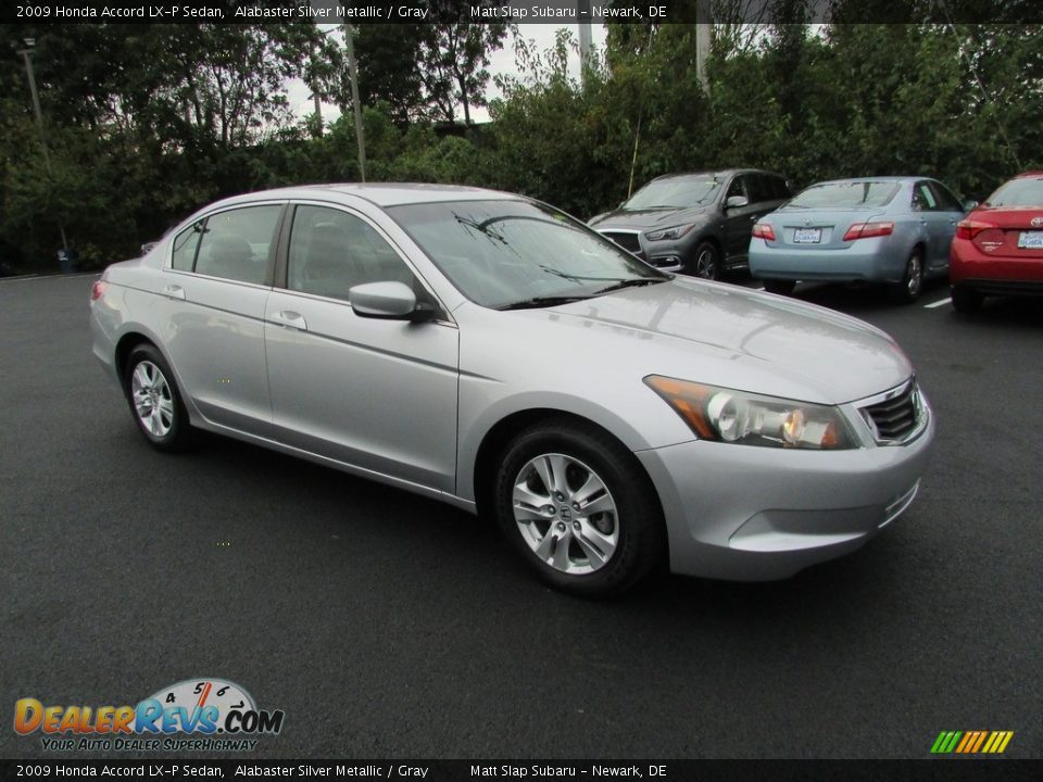 Front 3/4 View of 2009 Honda Accord LX-P Sedan Photo #4