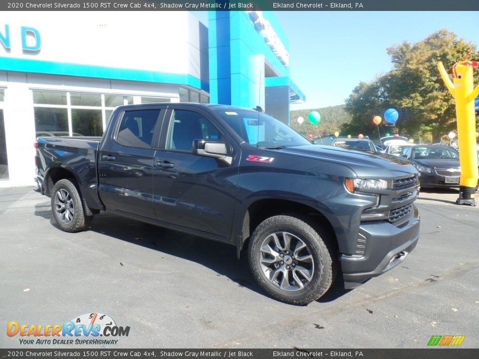 Front 3/4 View of 2020 Chevrolet Silverado 1500 RST Crew Cab 4x4 Photo #4