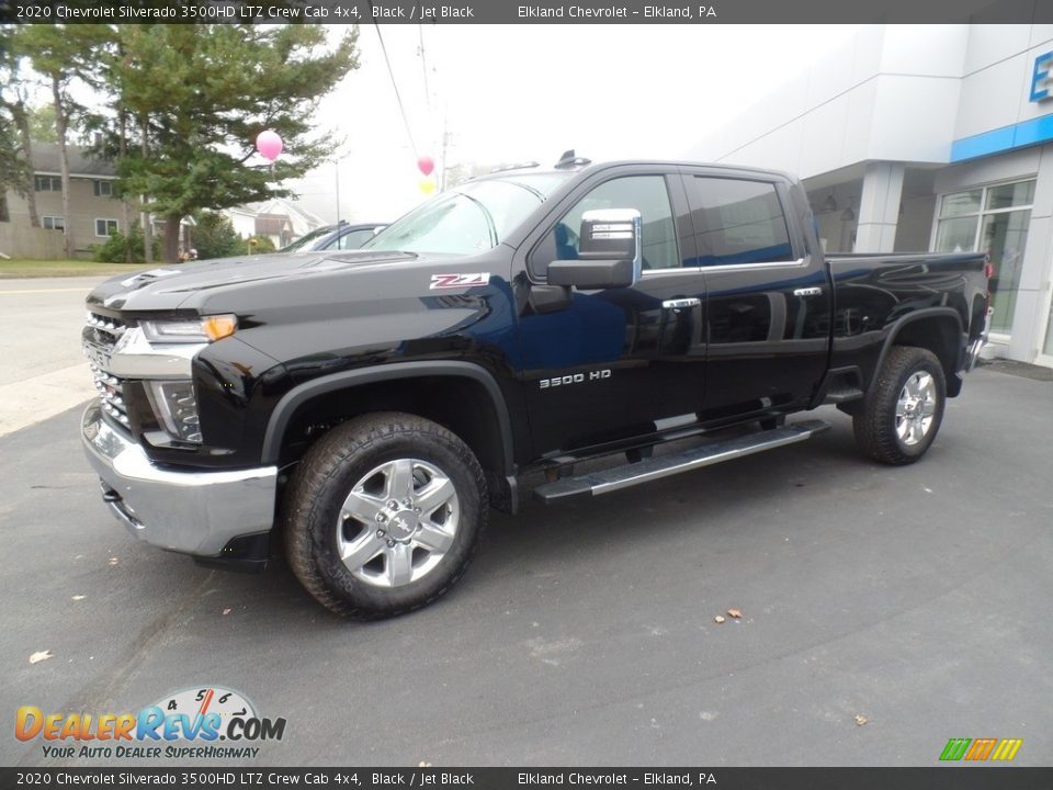 Front 3/4 View of 2020 Chevrolet Silverado 3500HD LTZ Crew Cab 4x4 Photo #1