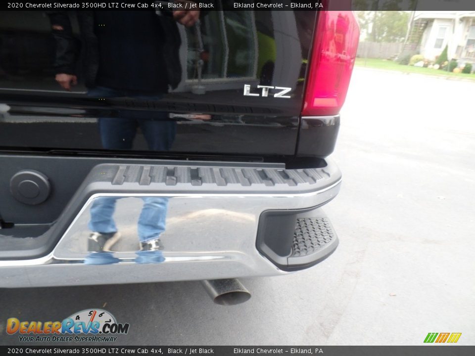 2020 Chevrolet Silverado 3500HD LTZ Crew Cab 4x4 Logo Photo #12