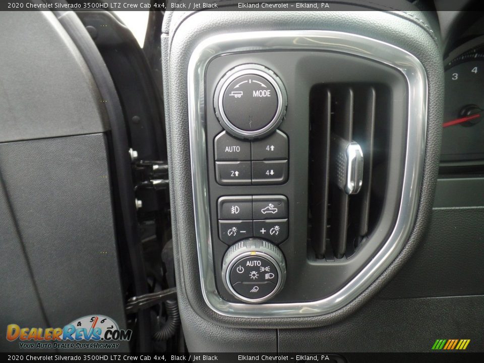 Controls of 2020 Chevrolet Silverado 3500HD LTZ Crew Cab 4x4 Photo #25