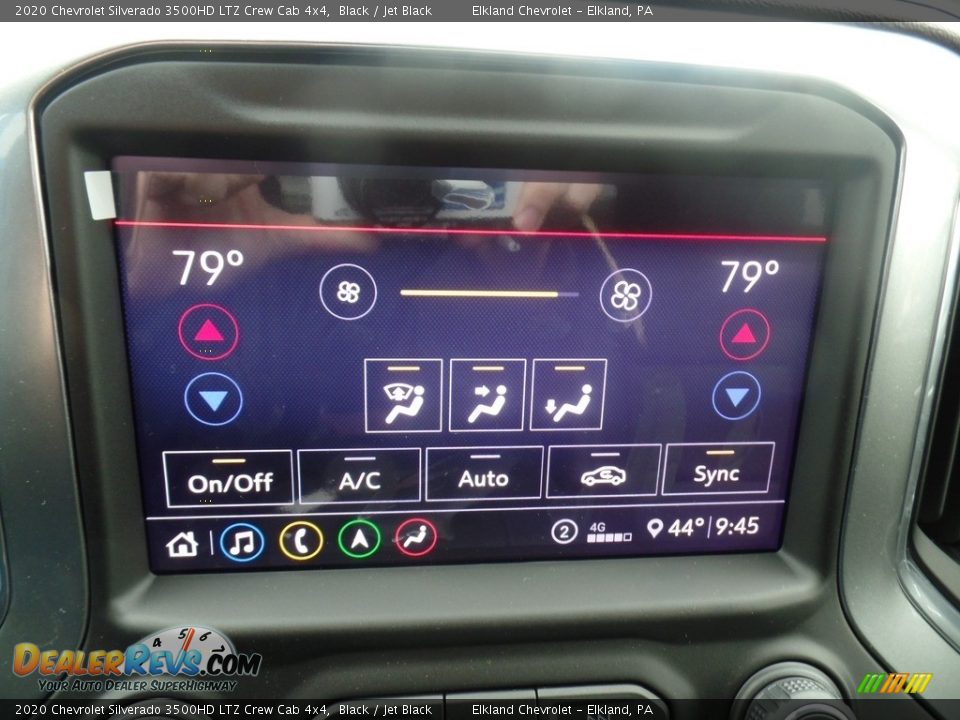 Controls of 2020 Chevrolet Silverado 3500HD LTZ Crew Cab 4x4 Photo #31
