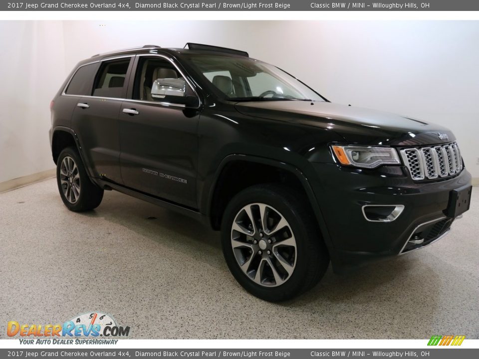 2017 Jeep Grand Cherokee Overland 4x4 Diamond Black Crystal Pearl / Brown/Light Frost Beige Photo #1