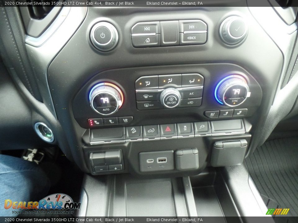Controls of 2020 Chevrolet Silverado 3500HD LTZ Crew Cab 4x4 Photo #33