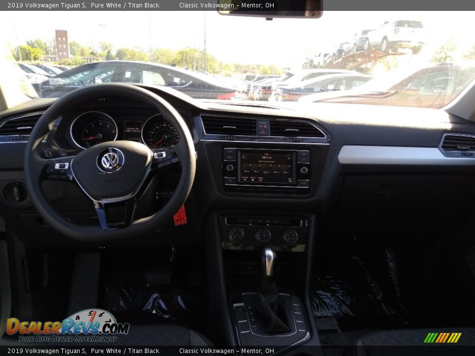 2019 Volkswagen Tiguan S Pure White / Titan Black Photo #4