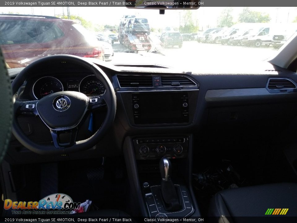 2019 Volkswagen Tiguan SE 4MOTION Deep Black Pearl / Titan Black Photo #4