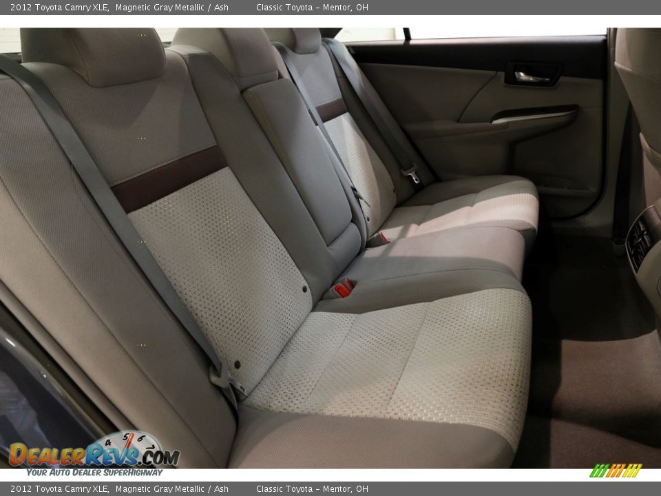 2012 Toyota Camry XLE Magnetic Gray Metallic / Ash Photo #17