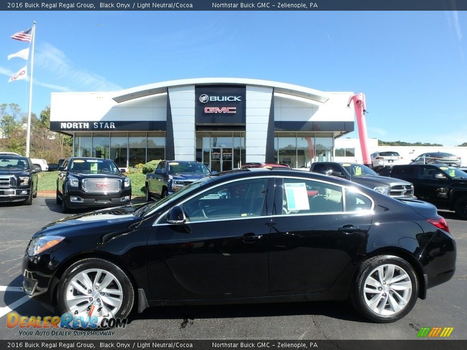 2016 Buick Regal Regal Group Black Onyx / Light Neutral/Cocoa Photo #1