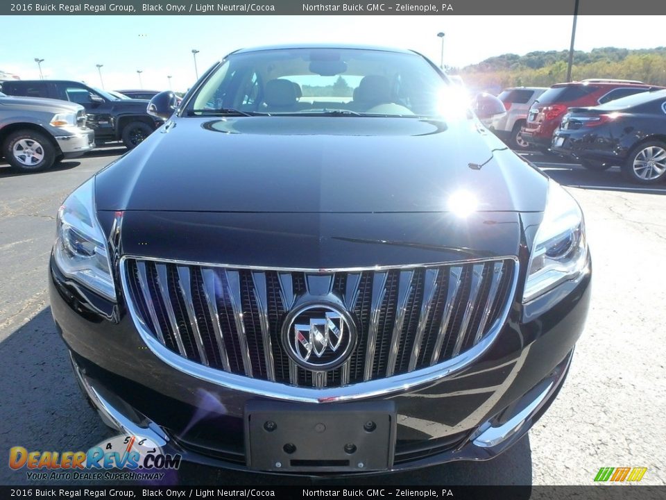 2016 Buick Regal Regal Group Black Onyx / Light Neutral/Cocoa Photo #3