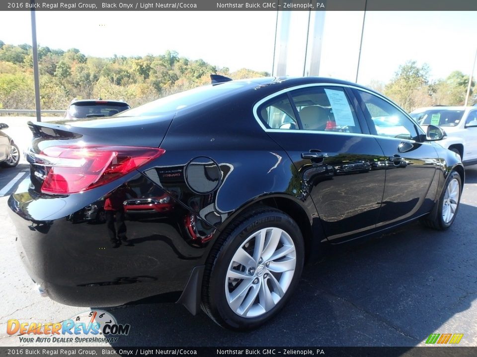 2016 Buick Regal Regal Group Black Onyx / Light Neutral/Cocoa Photo #10