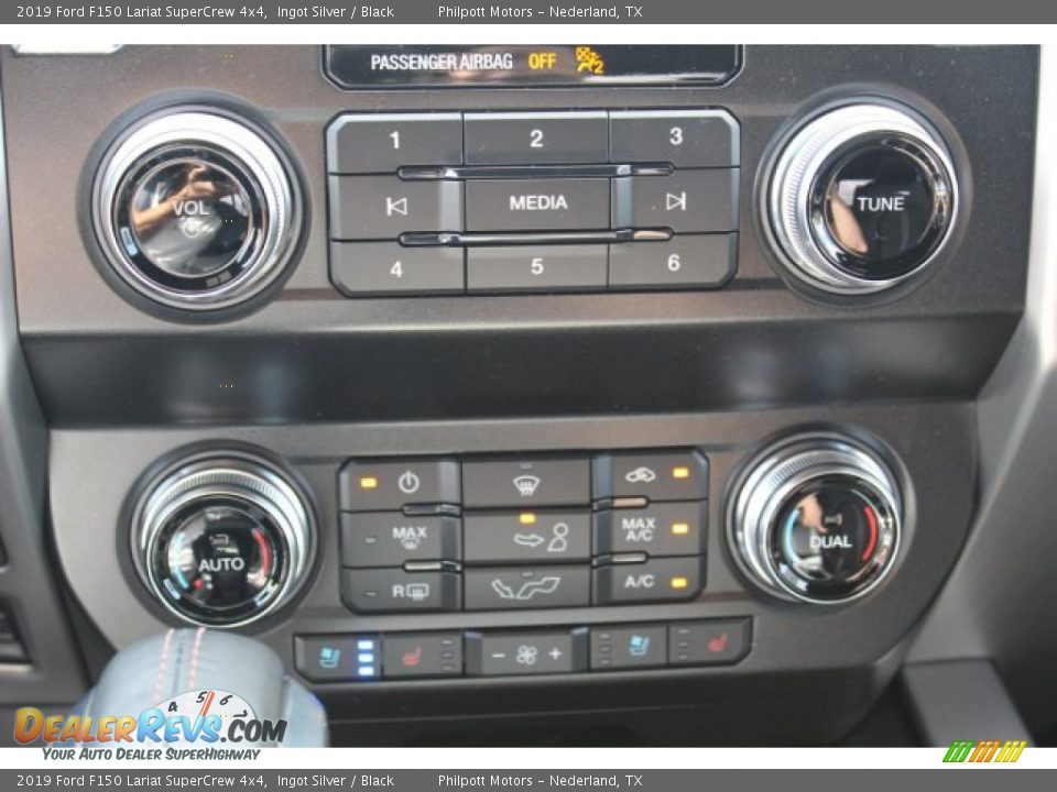 2019 Ford F150 Lariat SuperCrew 4x4 Ingot Silver / Black Photo #17