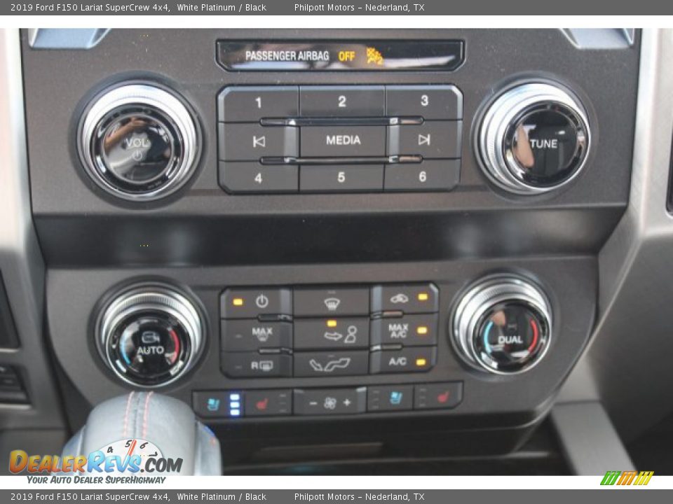 2019 Ford F150 Lariat SuperCrew 4x4 White Platinum / Black Photo #17