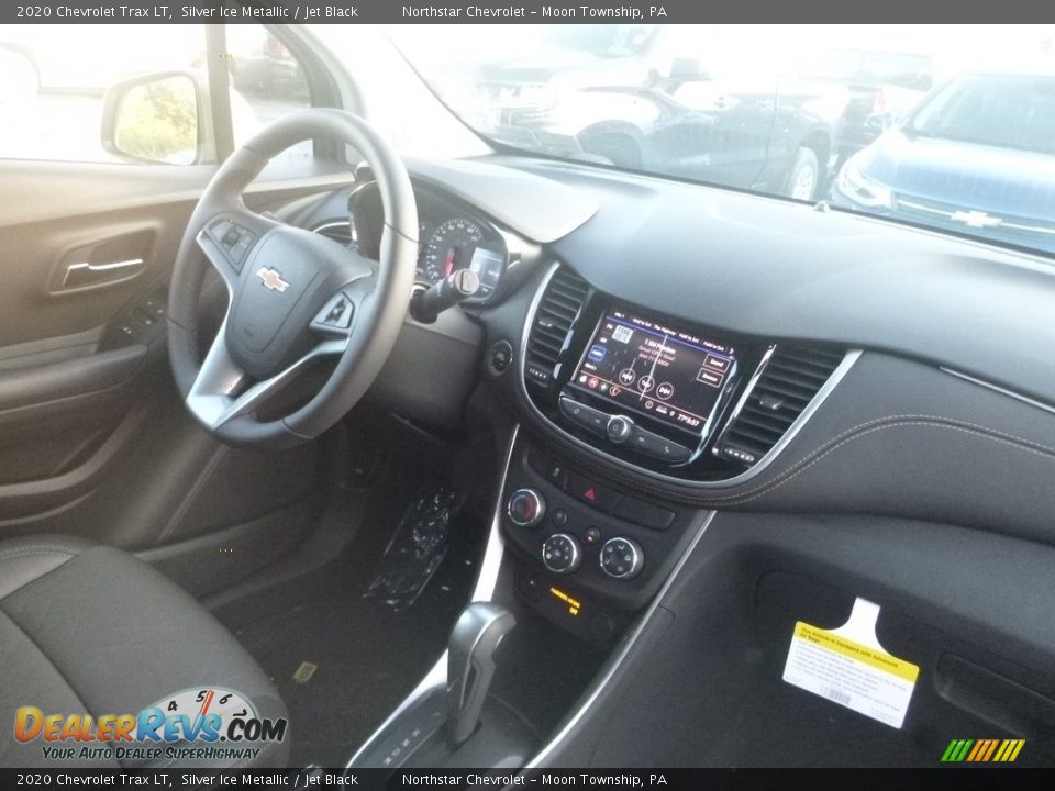 2020 Chevrolet Trax LT Silver Ice Metallic / Jet Black Photo #11