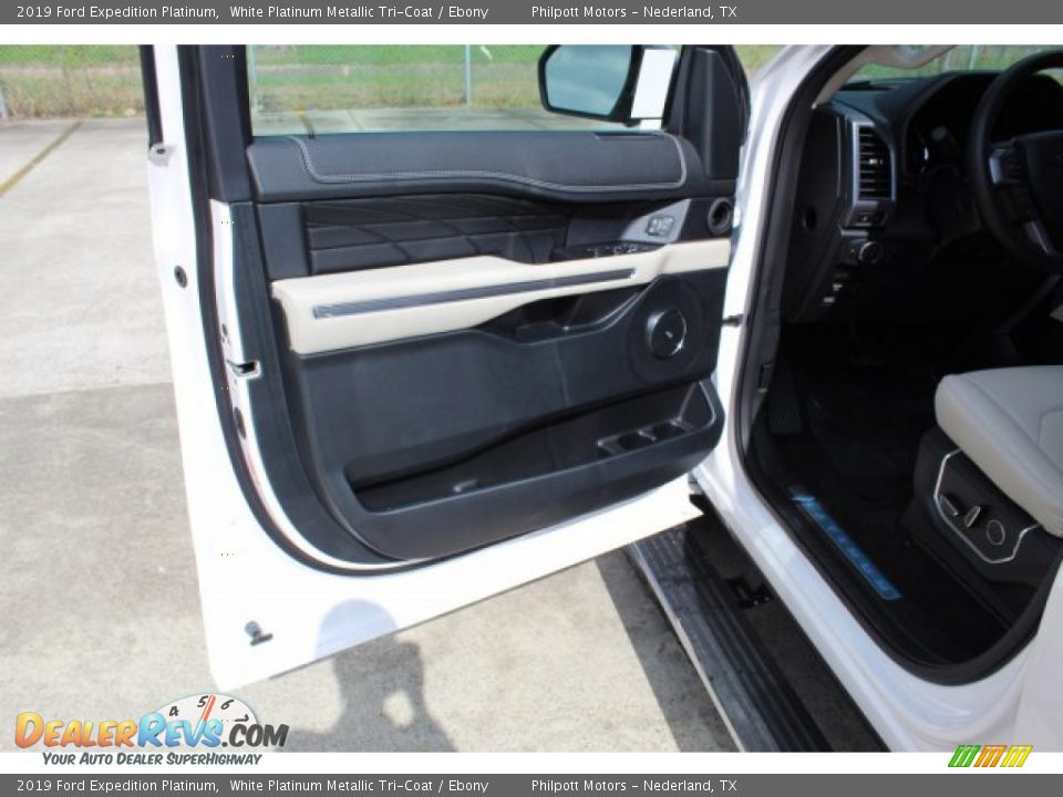 2019 Ford Expedition Platinum White Platinum Metallic Tri-Coat / Ebony Photo #10