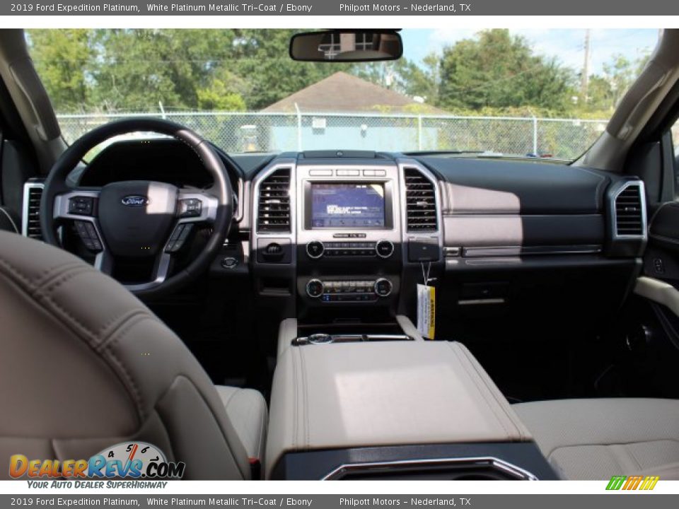 2019 Ford Expedition Platinum White Platinum Metallic Tri-Coat / Ebony Photo #20