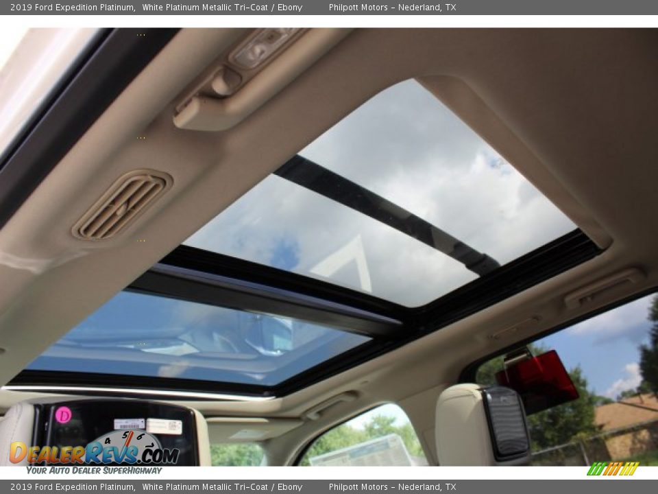 2019 Ford Expedition Platinum White Platinum Metallic Tri-Coat / Ebony Photo #24