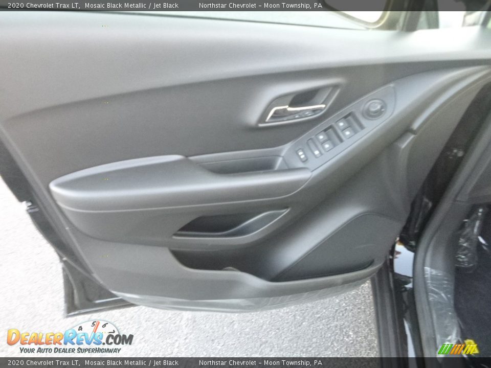 2020 Chevrolet Trax LT Mosaic Black Metallic / Jet Black Photo #13