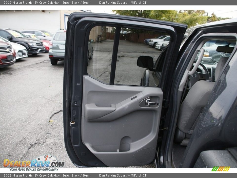 2012 Nissan Frontier SV Crew Cab 4x4 Super Black / Steel Photo #11