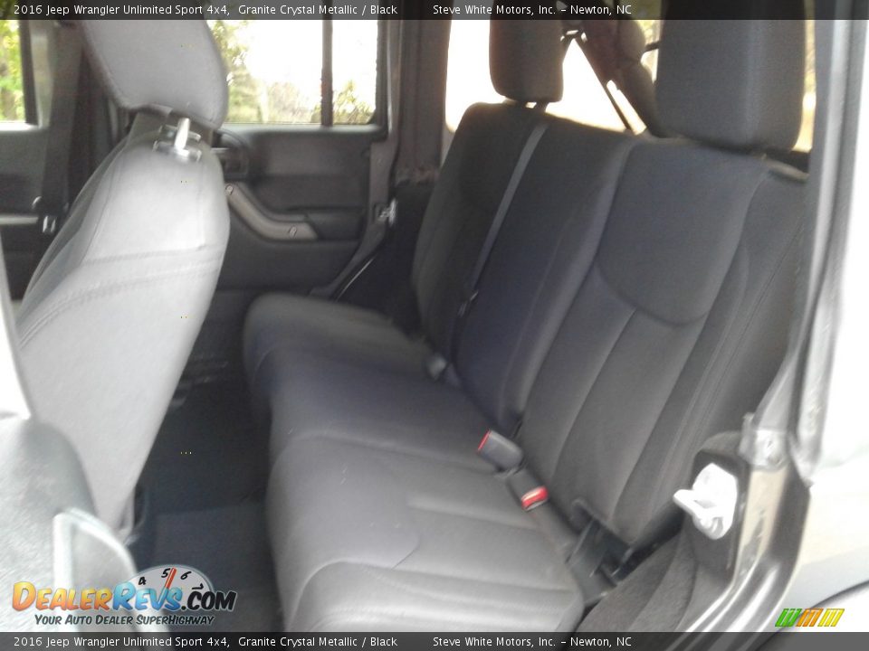 2016 Jeep Wrangler Unlimited Sport 4x4 Granite Crystal Metallic / Black Photo #11