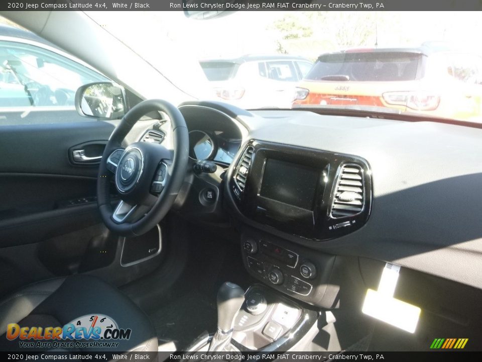 2020 Jeep Compass Latitude 4x4 White / Black Photo #8