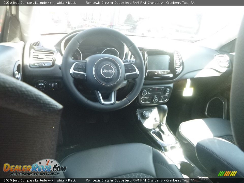 2020 Jeep Compass Latitude 4x4 White / Black Photo #10