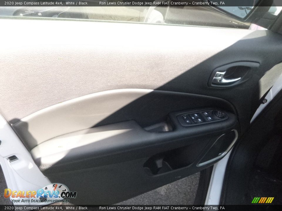 2020 Jeep Compass Latitude 4x4 White / Black Photo #11