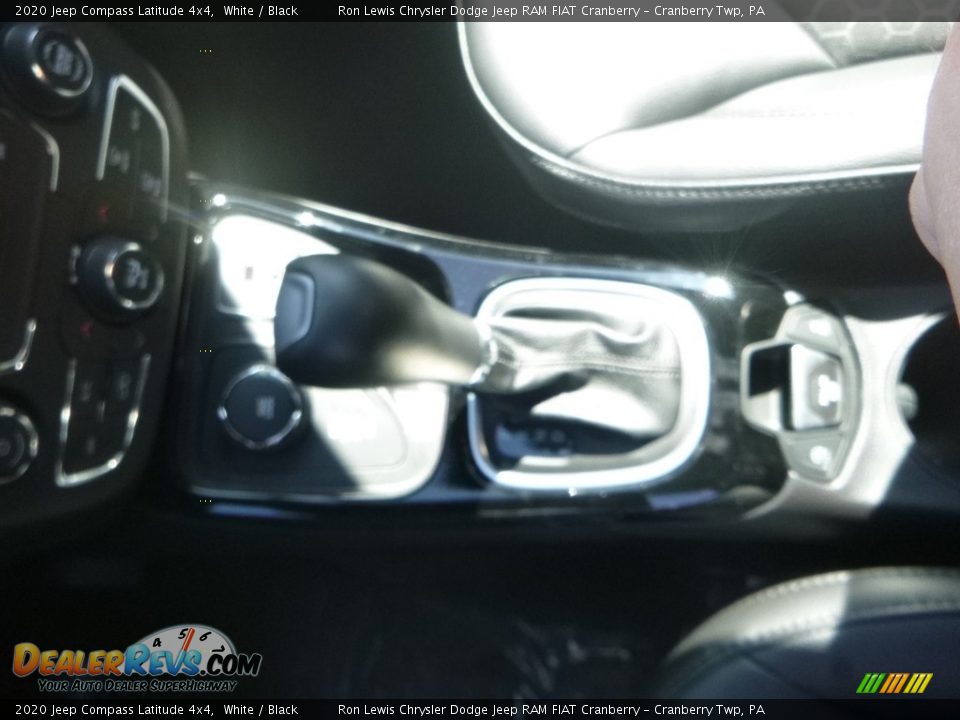 2020 Jeep Compass Latitude 4x4 White / Black Photo #19