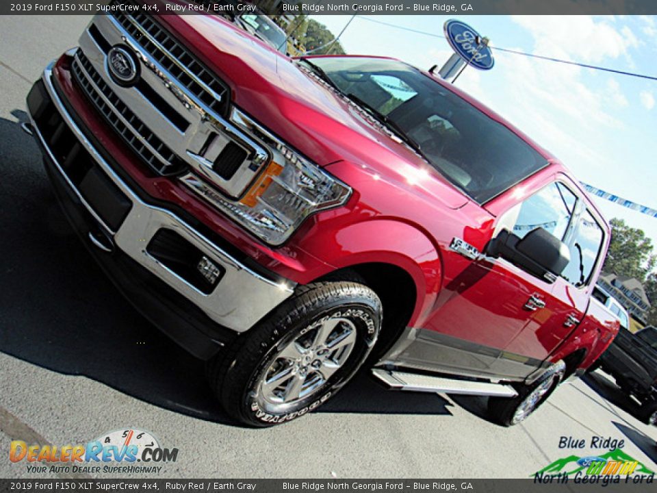 2019 Ford F150 XLT SuperCrew 4x4 Ruby Red / Earth Gray Photo #32