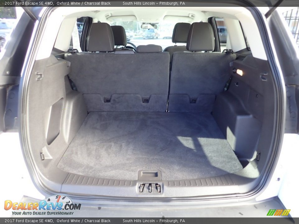 2017 Ford Escape SE 4WD Oxford White / Charcoal Black Photo #5