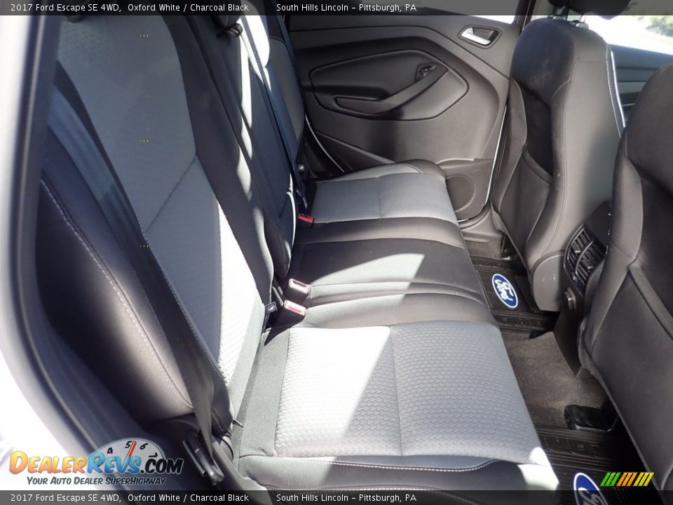 2017 Ford Escape SE 4WD Oxford White / Charcoal Black Photo #14