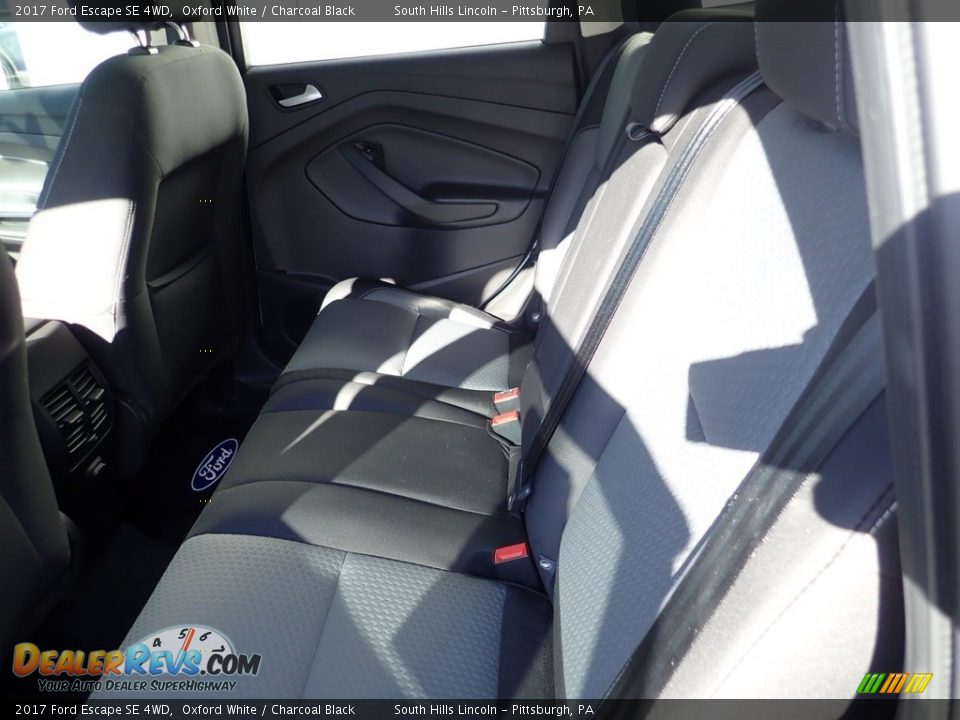 2017 Ford Escape SE 4WD Oxford White / Charcoal Black Photo #16
