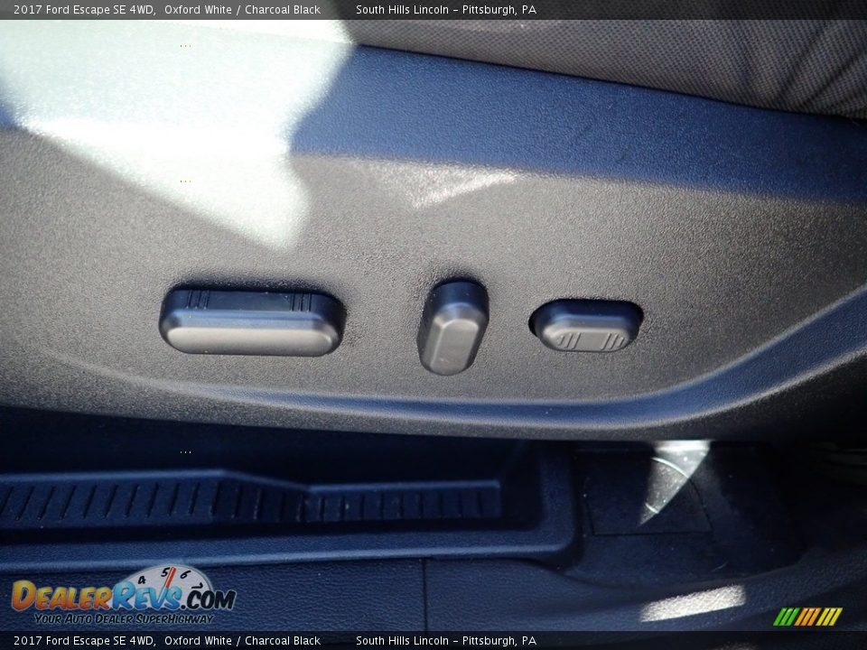 2017 Ford Escape SE 4WD Oxford White / Charcoal Black Photo #19