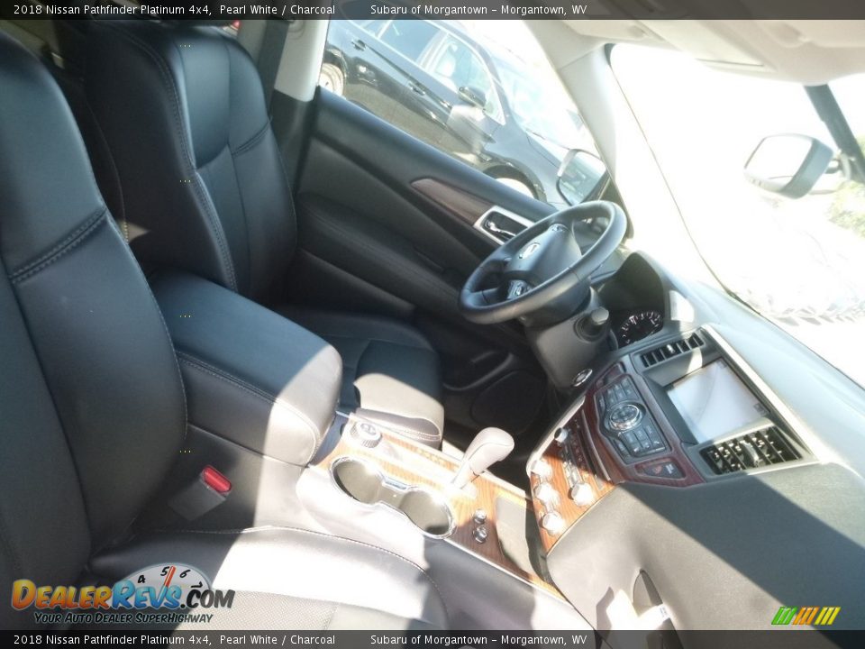 2018 Nissan Pathfinder Platinum 4x4 Pearl White / Charcoal Photo #10