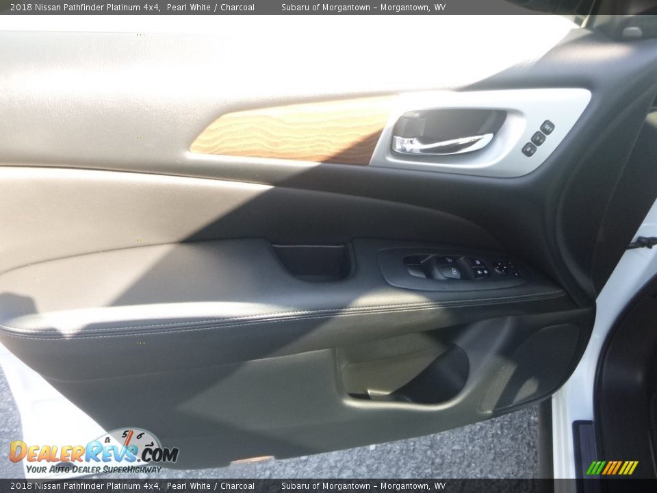 2018 Nissan Pathfinder Platinum 4x4 Pearl White / Charcoal Photo #15